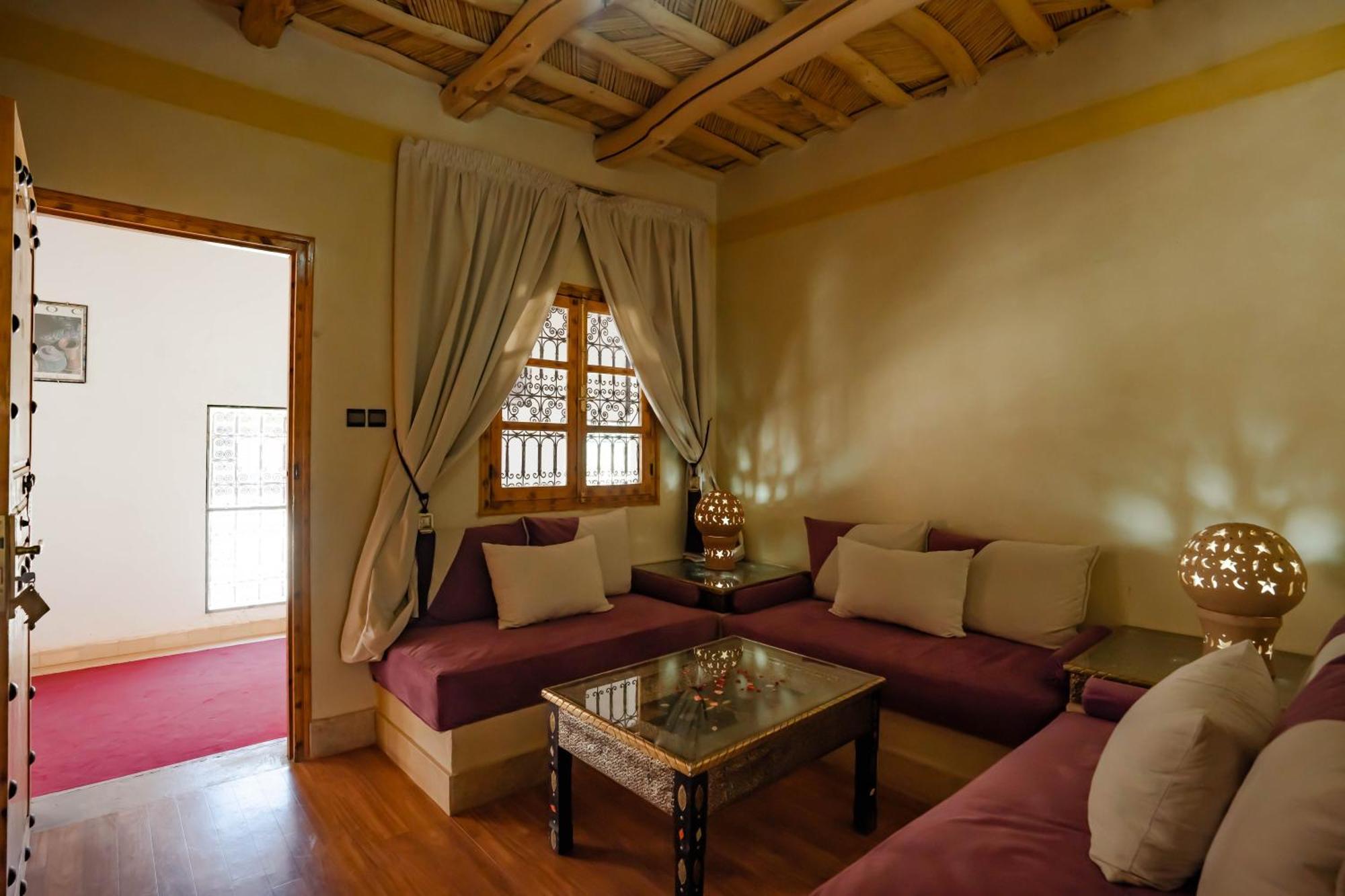 Kasbah Tizzarouine Bed & Breakfast Boumalne Dades Bagian luar foto