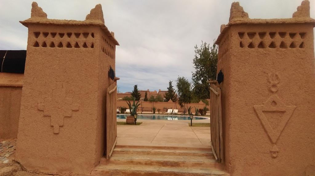 Kasbah Tizzarouine Bed & Breakfast Boumalne Dades Bagian luar foto