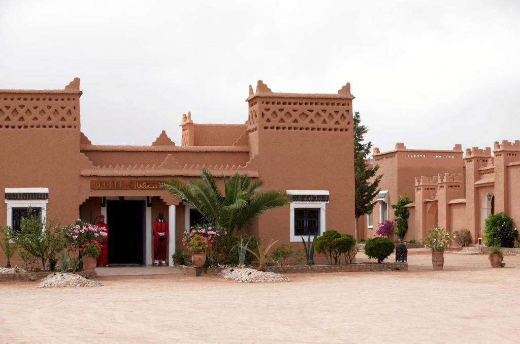 Kasbah Tizzarouine Bed & Breakfast Boumalne Dades Bagian luar foto