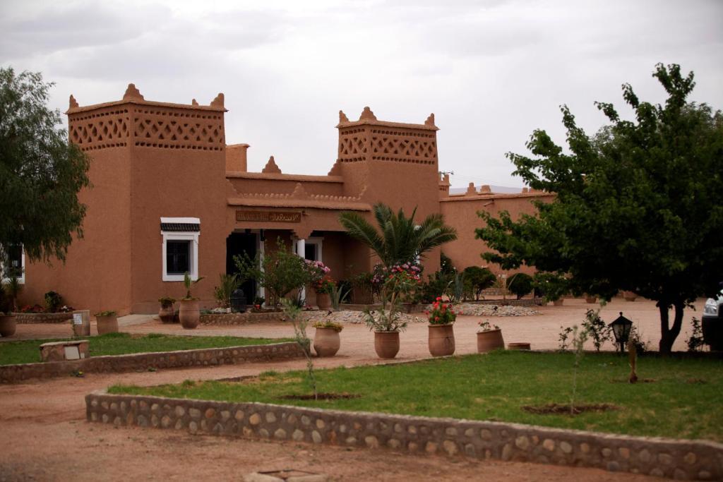 Kasbah Tizzarouine Bed & Breakfast Boumalne Dades Bagian luar foto