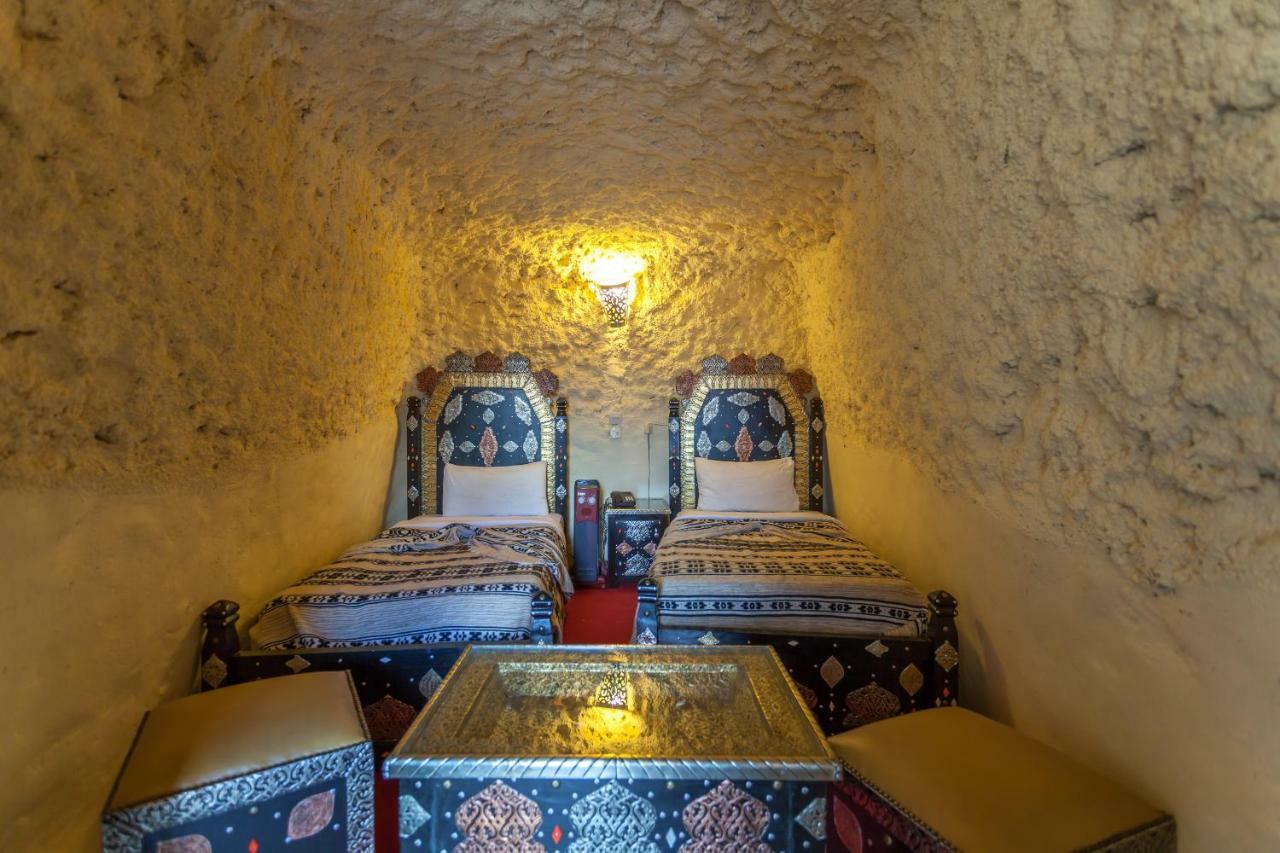 Kasbah Tizzarouine Bed & Breakfast Boumalne Dades Bagian luar foto