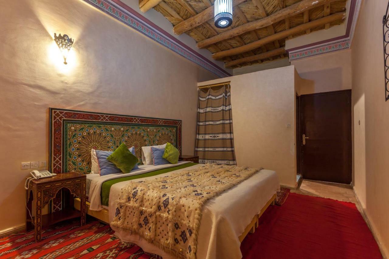 Kasbah Tizzarouine Bed & Breakfast Boumalne Dades Bagian luar foto